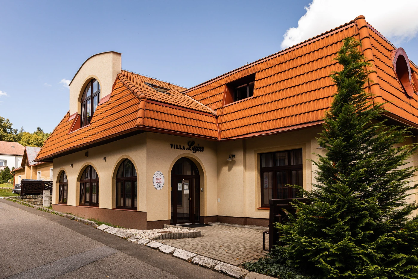 VILKY LUJZA **+, DIANA **+, FONTÁNA **+, LÍVIA **+