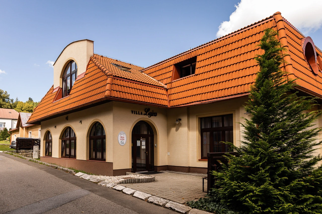 VILKY LUJZA **+, DIANA **+, FONTÁNA **+, LÍVIA **+